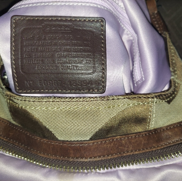 Large Coach satchel. See pics for wear on corners and straps - Picture 3 of 13